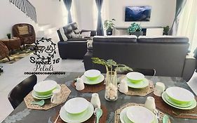 Sweet 16 Pelali Homestay Pengerang